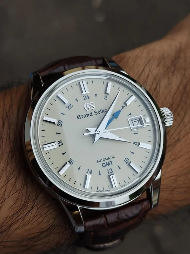 Grand Seiko GMT SBGM221
